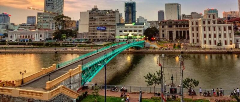 Cầu Mống - Địa điểm xem pháo hoa lý tưởng