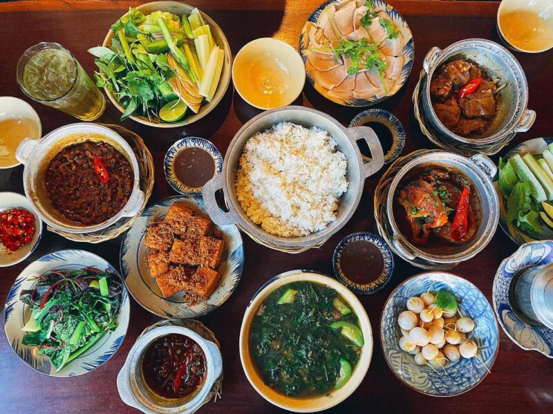 Cục Gạch Quán